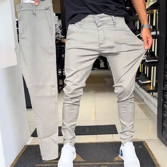 Pantaloni casual slim fit din material elastic pentru bărbați